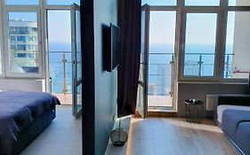 Level 24 - Sea & Sky View Apartment